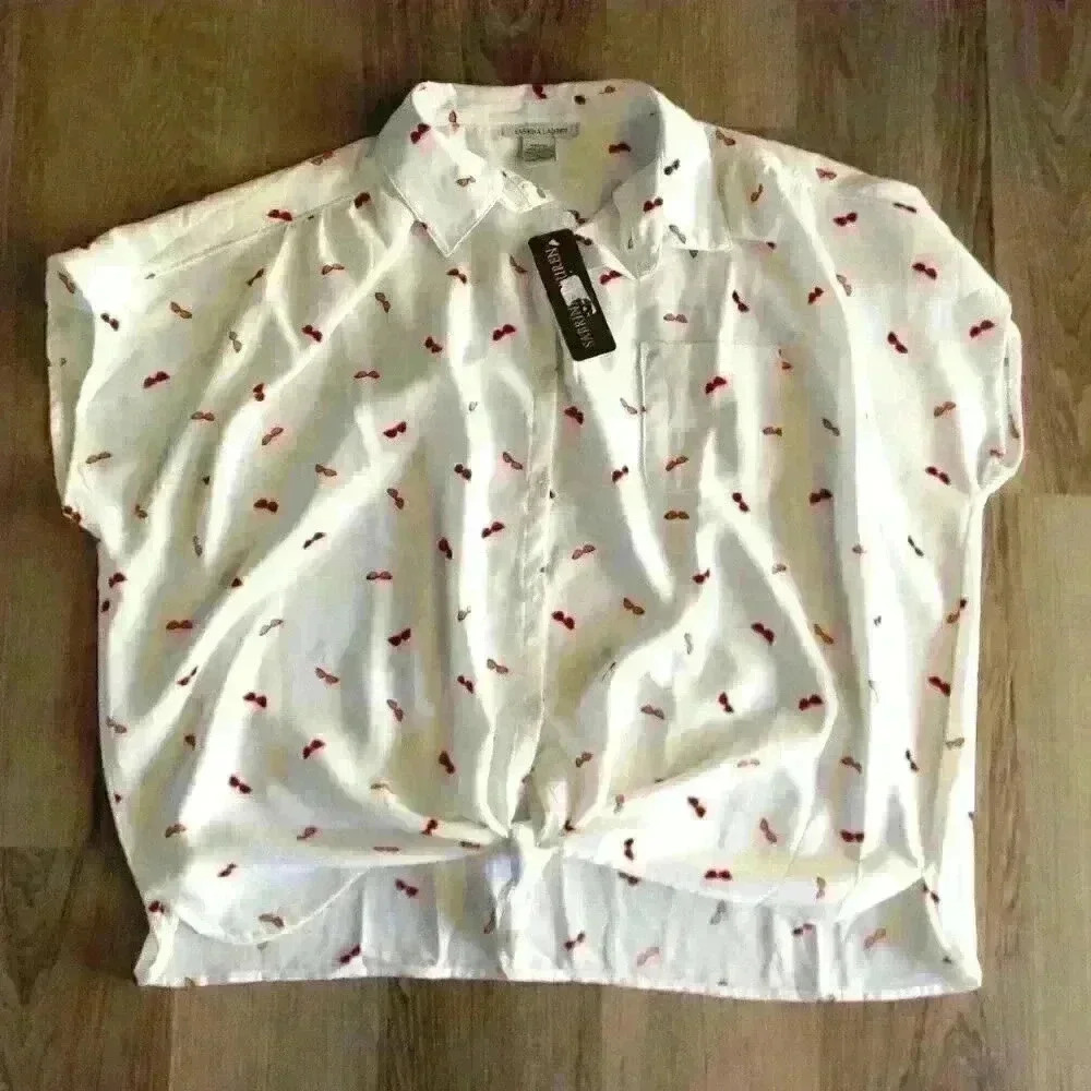 NWT Sabrina Lauren Petite Large Ladies "Sunglasses" blouse.  Tie waist, crisp!